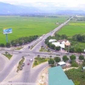 Hành lang an toàn giao thông là phần đất bảo vệ công trình và đảm bảo an toàn giao thông.