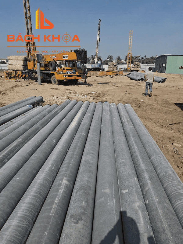 Công tác trắc địa định vị tim cọc trước thi công ép cọc tại phường 14 Gò Vấp