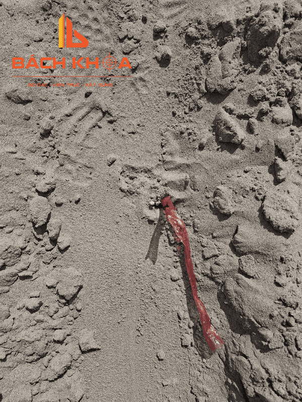 Công tác đo đạc trắc địa định vị tim cọc móng công trình trường THCS