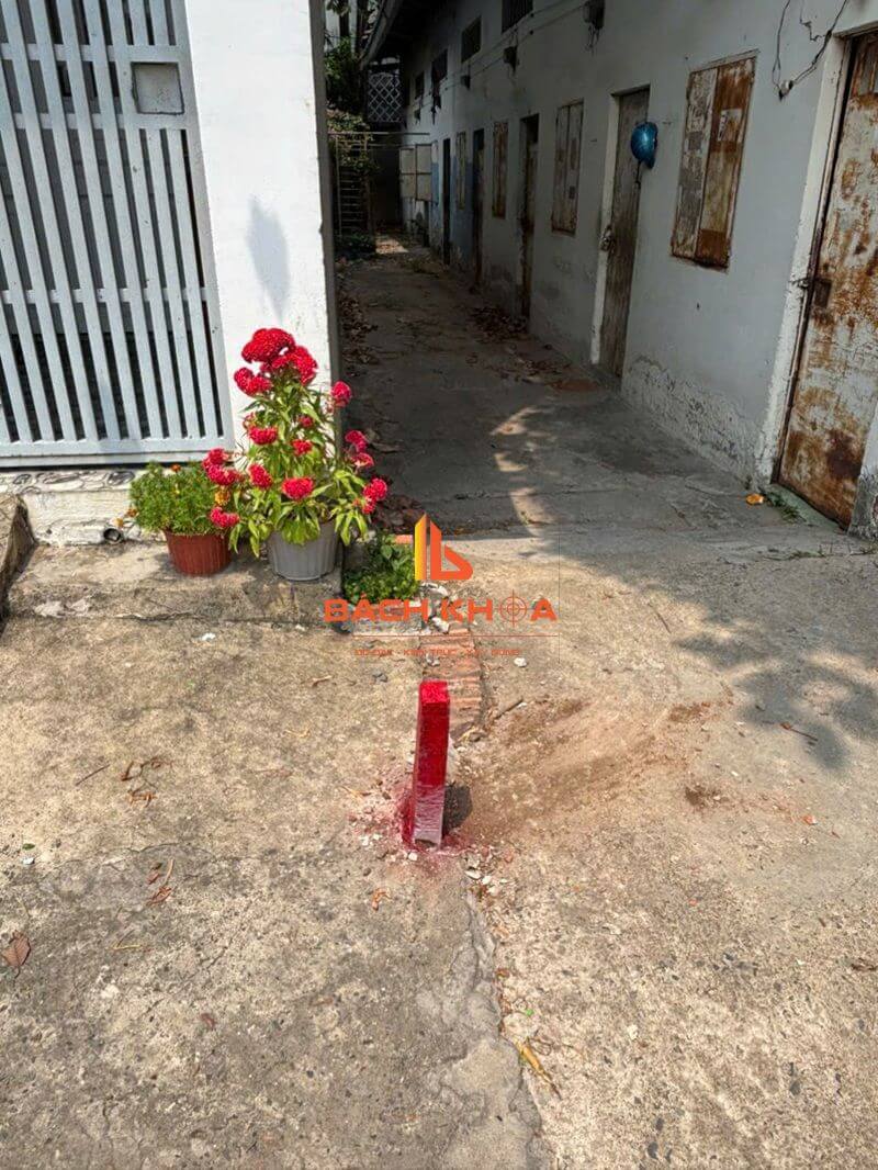 Hình ảnh cọc xác định ranh giới thửa đất 490,3m2 tại Linh Xuân