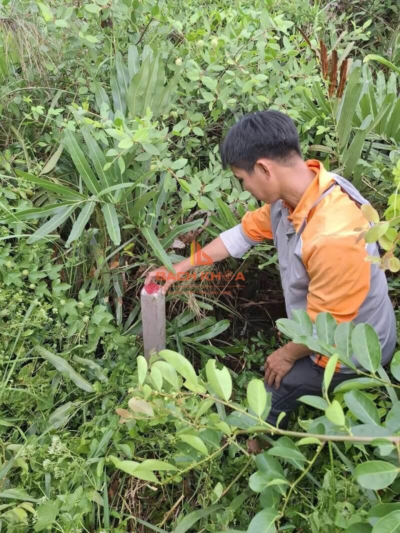 Đo đạc đất đai cắm mốc phường Long Trường