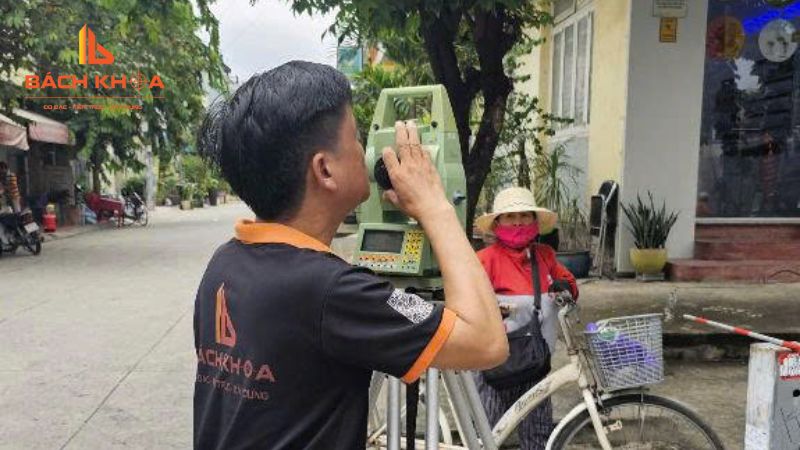 Kiểm tra pháp lý sổ đỏ ở đâu? Hướng dẫn cho người mua đất 3 Khi kiểm tra pháp lý sổ đỏ cần đối chiếu những thông tin nào?