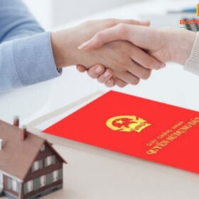 Sang Tên Sổ Đỏ Cho Con Nên Tặng Cho Hay Để Thừa Kế Lợi Hơn? Tặng cho và Thừa kế: Đâu là giải pháp ưu thế hơn khi sang tên Sổ đỏ cho con?