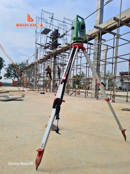 Trắc địa công trình có vai trò quan trọng trong quan sát biến dạng công trình Trắc địa công trình có vai trò quan trọng trong quan sát biến dạng công trình